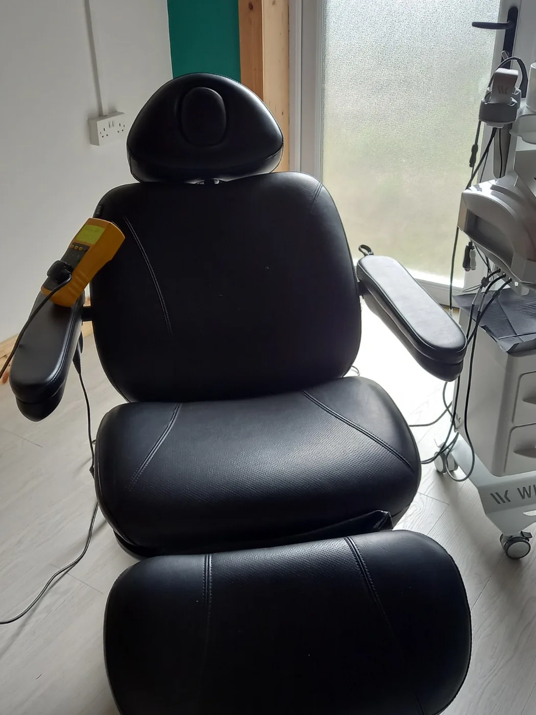 Treatment room equipment